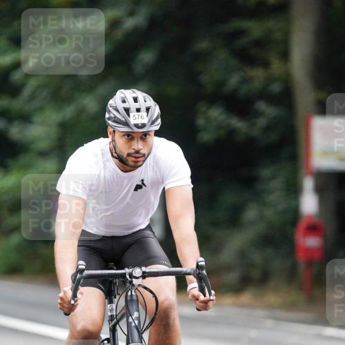 14.09.2025 - Stadtparktriathlon Michael Burmester http://msf.ph/oto/8909221 14.09.2025 10:00:54 Radfahren 512, 533, 548, 576, 583, 618 meine-sportfotos.de