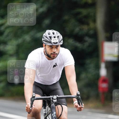 14.09.2025 - Stadtparktriathlon Michael Burmester http://msf.ph/oto/8909222 14.09.2025 10:00:54 Radfahren 512, 533, 548, 576, 583, 618 meine-sportfotos.de
