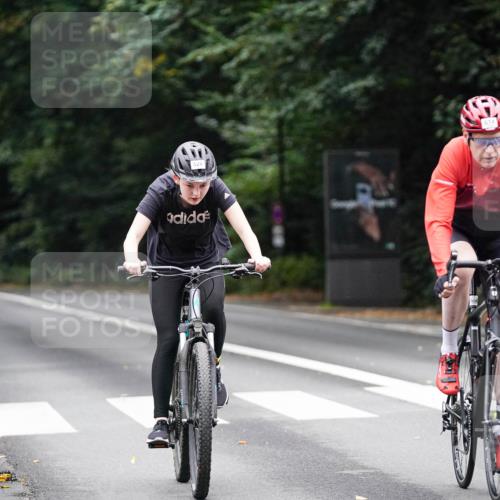 14.09.2025 - Stadtparktriathlon Michael Burmester http://msf.ph/oto/8909233 14.09.2025 10:01:09 Radfahren 528, 550, 575, 606, 614, 616, 620 meine-sportfotos.de