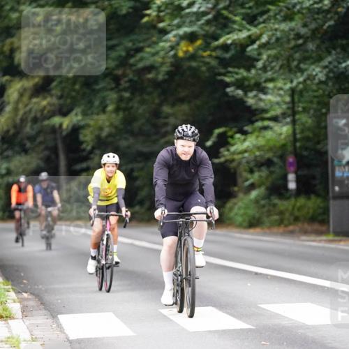 14.09.2025 - Stadtparktriathlon Michael Burmester http://msf.ph/oto/8909242 14.09.2025 10:01:19 Radfahren 575, 585, 587, 607, 609 meine-sportfotos.de
