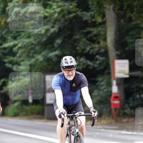 14.09.2025 - Stadtparktriathlon Michael Burmester http://msf.ph/oto/8909248 14.09.2025 10:01:24 Radfahren 554, 585, 587, 607, 609 meine-sportfotos.de