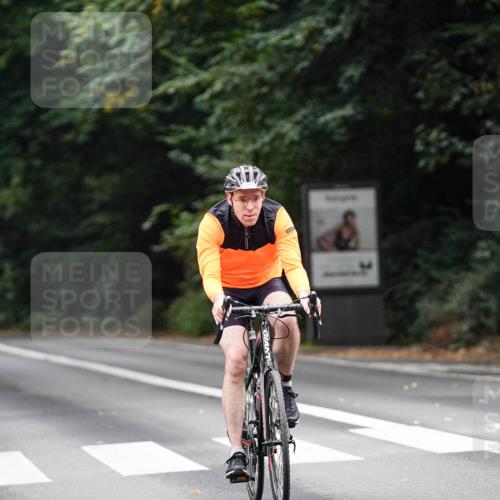 14.09.2025 - Stadtparktriathlon Michael Burmester http://msf.ph/oto/8909249 14.09.2025 10:01:25 Radfahren 554, 585, 587, 607, 609 meine-sportfotos.de