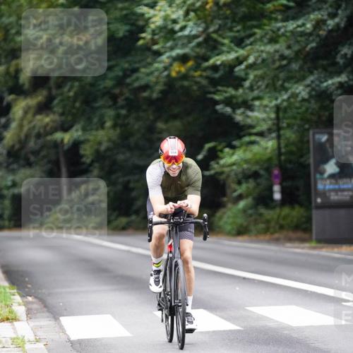 14.09.2025 - Stadtparktriathlon Michael Burmester http://msf.ph/oto/8909252 14.09.2025 10:01:28 Radfahren 554, 587, 609 meine-sportfotos.de