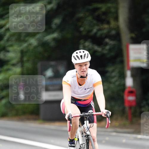 14.09.2025 - Stadtparktriathlon Michael Burmester http://msf.ph/oto/8909256 14.09.2025 10:01:48 Radfahren 523, 577, 596 meine-sportfotos.de