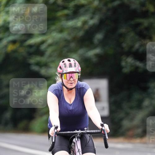 14.09.2025 - Stadtparktriathlon Michael Burmester http://msf.ph/oto/8909262 14.09.2025 10:01:52 Radfahren 523, 577, 596 meine-sportfotos.de