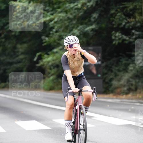 14.09.2025 - Stadtparktriathlon Michael Burmester http://msf.ph/oto/8909270 14.09.2025 10:02:03 Radfahren 529, 544, 595, 660 meine-sportfotos.de