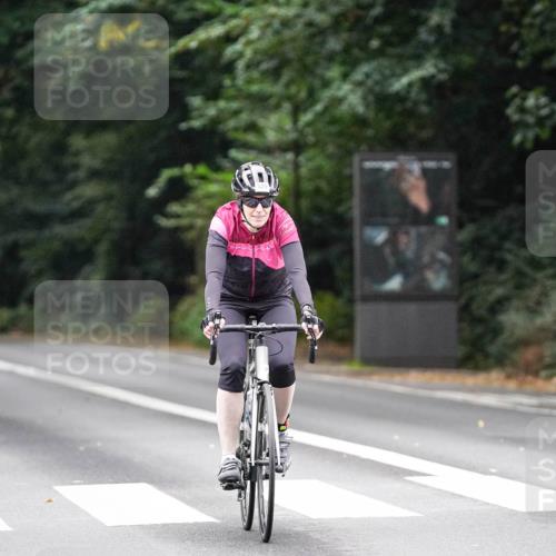 14.09.2025 - Stadtparktriathlon Michael Burmester http://msf.ph/oto/8909274 14.09.2025 10:02:09 Radfahren 525, 529, 551, 660 meine-sportfotos.de