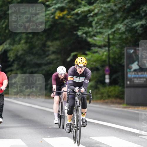 14.09.2025 - Stadtparktriathlon Michael Burmester http://msf.ph/oto/8909276 14.09.2025 10:02:12 Radfahren 525, 529, 551 meine-sportfotos.de
