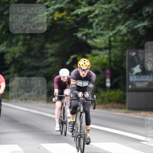 14.09.2025 - Stadtparktriathlon Michael Burmester http://msf.ph/oto/8909277 14.09.2025 10:02:12 Radfahren 525, 529, 551 meine-sportfotos.de