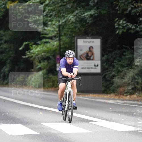 14.09.2025 - Stadtparktriathlon Michael Burmester http://msf.ph/oto/8909305 14.09.2025 10:03:13 Radfahren 532, 564, 597 meine-sportfotos.de