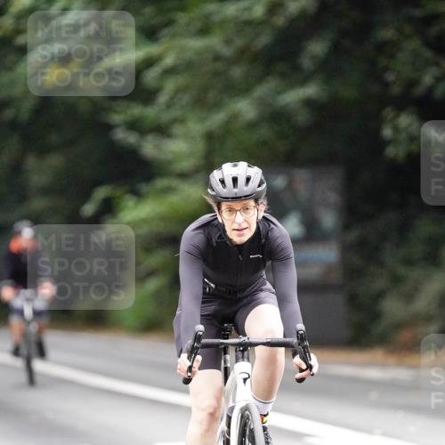 14.09.2025 - Stadtparktriathlon Michael Burmester http://msf.ph/oto/8909321 14.09.2025 10:03:34 Radfahren 534, 589, 611 meine-sportfotos.de