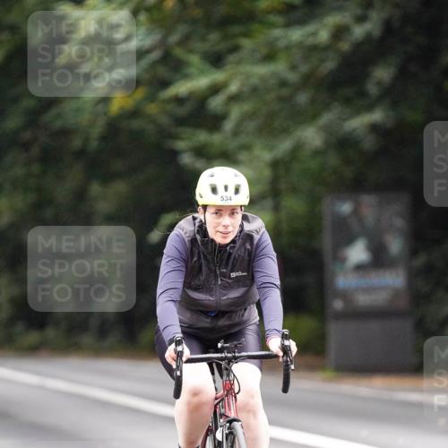14.09.2025 - Stadtparktriathlon Michael Burmester http://msf.ph/oto/8909326 14.09.2025 10:03:38 Radfahren 534, 589, 611 meine-sportfotos.de