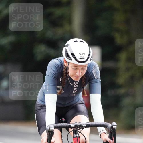 14.09.2025 - Stadtparktriathlon Michael Burmester http://msf.ph/oto/8909331 14.09.2025 10:03:49 Radfahren 509, 539, 594 meine-sportfotos.de