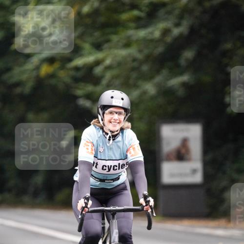 14.09.2025 - Stadtparktriathlon Michael Burmester http://msf.ph/oto/8909338 14.09.2025 10:04:09 Radfahren 511, 578 meine-sportfotos.de