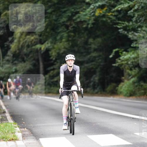 14.09.2025 - Stadtparktriathlon Michael Burmester http://msf.ph/oto/8909345 14.09.2025 10:04:37 Radfahren 526 meine-sportfotos.de