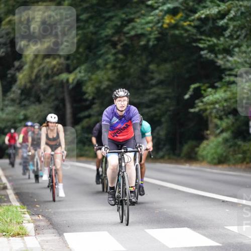 14.09.2025 - Stadtparktriathlon Michael Burmester http://msf.ph/oto/8909347 14.09.2025 10:04:44 Radfahren 521, 522, 526, 531, 557, 566, 574, 619 meine-sportfotos.de