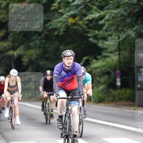14.09.2025 - Stadtparktriathlon Michael Burmester http://msf.ph/oto/8909349 14.09.2025 10:04:45 Radfahren 521, 522, 531, 557, 566, 574, 619 meine-sportfotos.de