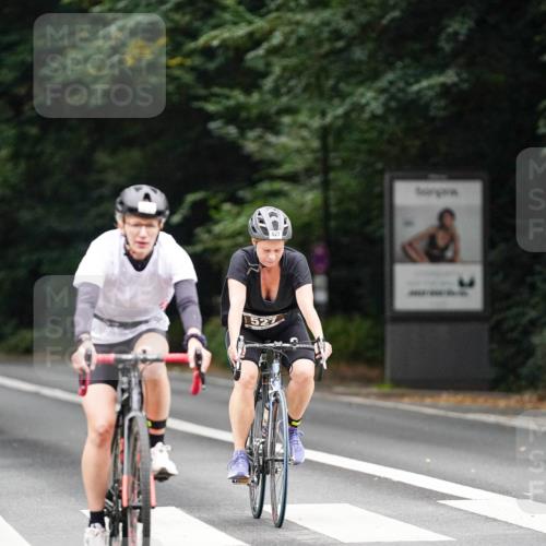 14.09.2025 - Stadtparktriathlon Michael Burmester http://msf.ph/oto/8909366 14.09.2025 10:05:05 Radfahren 527, 536, 598 meine-sportfotos.de