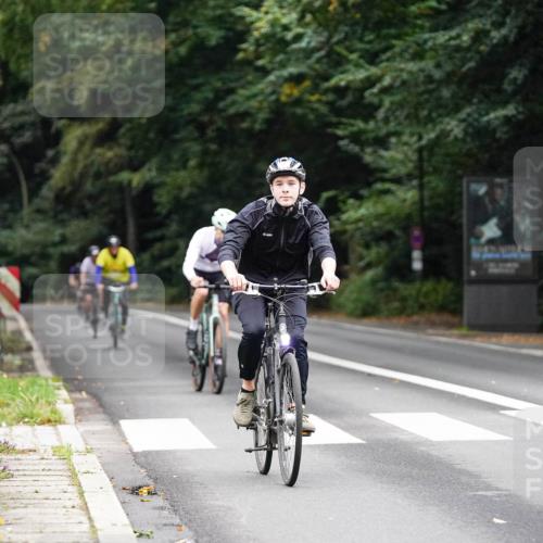 14.09.2025 - Stadtparktriathlon Michael Burmester http://msf.ph/oto/8909370 14.09.2025 10:05:16 Radfahren 549, 553, 562, 563, 586 meine-sportfotos.de