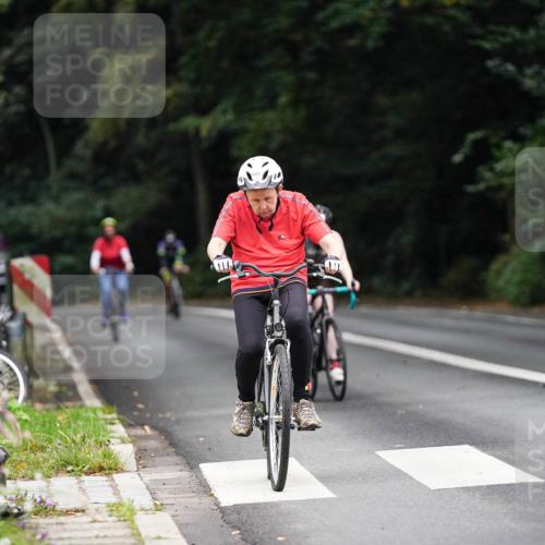 14.09.2025 - Stadtparktriathlon Michael Burmester http://msf.ph/oto/8909399 14.09.2025 10:06:09 Radfahren 519, 601, 605 meine-sportfotos.de