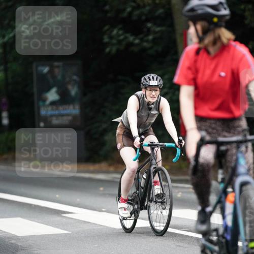 14.09.2025 - Stadtparktriathlon Michael Burmester http://msf.ph/oto/8909401 14.09.2025 10:06:12 Radfahren 519, 590, 600, 601 meine-sportfotos.de