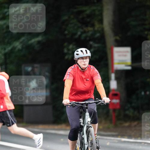 14.09.2025 - Stadtparktriathlon Michael Burmester http://msf.ph/oto/8909408 14.09.2025 10:06:39 Radfahren 535, 542 meine-sportfotos.de