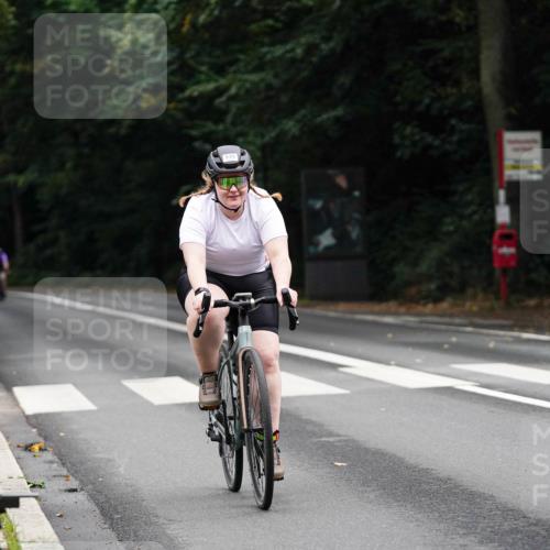 14.09.2025 - Stadtparktriathlon Michael Burmester http://msf.ph/oto/8909410 14.09.2025 10:06:40 Radfahren 535, 542 meine-sportfotos.de