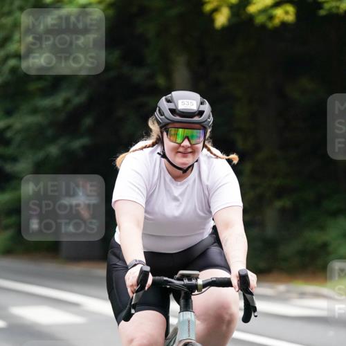 14.09.2025 - Stadtparktriathlon Michael Burmester http://msf.ph/oto/8909412 14.09.2025 10:06:41 Radfahren 535, 542, 570, 588 meine-sportfotos.de