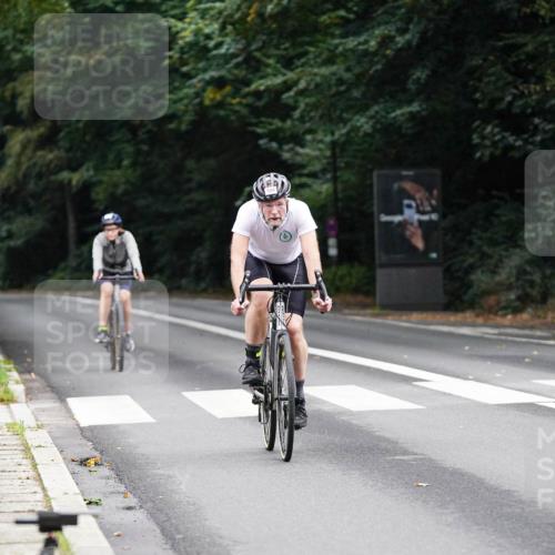 14.09.2025 - Stadtparktriathlon Michael Burmester http://msf.ph/oto/8909421 14.09.2025 10:07:11 Radfahren 513, 584, 604 meine-sportfotos.de