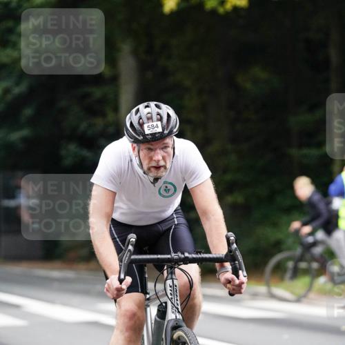 14.09.2025 - Stadtparktriathlon Michael Burmester http://msf.ph/oto/8909423 14.09.2025 10:07:12 Radfahren 513, 584, 604 meine-sportfotos.de