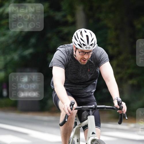 14.09.2025 - Stadtparktriathlon Michael Burmester http://msf.ph/oto/8909463 14.09.2025 10:08:25 Radfahren 618 meine-sportfotos.de
