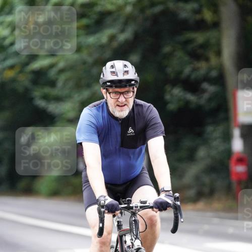 14.09.2025 - Stadtparktriathlon Michael Burmester http://msf.ph/oto/8909468 14.09.2025 10:08:45 Radfahren 550, 587, 593 meine-sportfotos.de