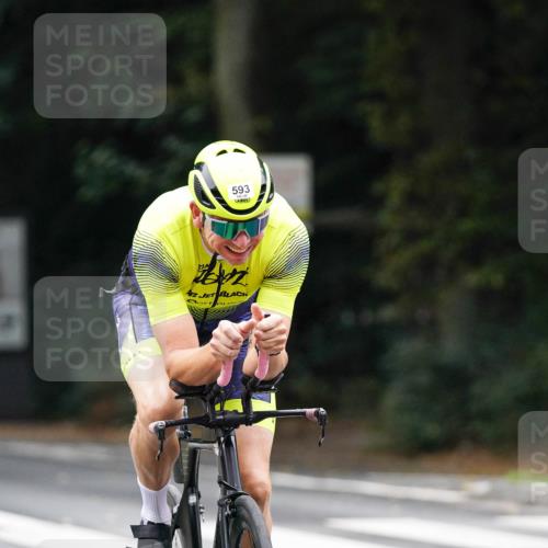 14.09.2025 - Stadtparktriathlon Michael Burmester http://msf.ph/oto/8909475 14.09.2025 10:08:51 Radfahren 550, 576, 587, 593 meine-sportfotos.de