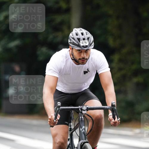 14.09.2025 - Stadtparktriathlon Michael Burmester http://msf.ph/oto/8909477 14.09.2025 10:08:59 Radfahren 576, 585, 614 meine-sportfotos.de