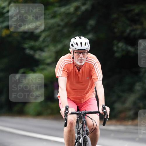 14.09.2025 - Stadtparktriathlon Michael Burmester http://msf.ph/oto/8909486 14.09.2025 10:09:10 Radfahren 518, 595, 616 meine-sportfotos.de