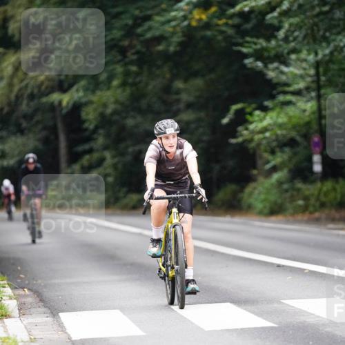 14.09.2025 - Stadtparktriathlon Michael Burmester http://msf.ph/oto/8909488 14.09.2025 10:09:12 Radfahren 518, 595, 597, 616 meine-sportfotos.de
