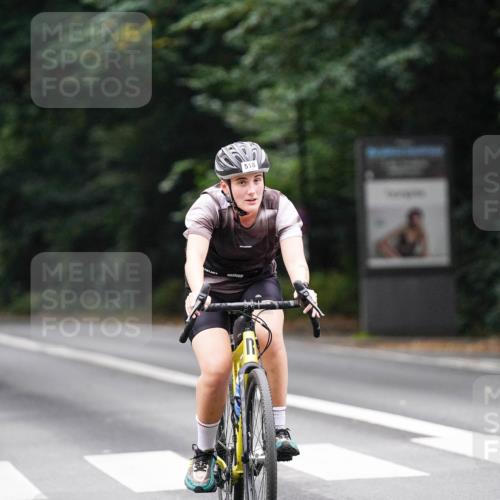 14.09.2025 - Stadtparktriathlon Michael Burmester http://msf.ph/oto/8909489 14.09.2025 10:09:14 Radfahren 518, 595, 597, 616 meine-sportfotos.de