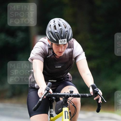 14.09.2025 - Stadtparktriathlon Michael Burmester http://msf.ph/oto/8909490 14.09.2025 10:09:15 Radfahren 518, 595, 597, 616 meine-sportfotos.de