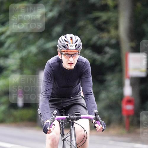 14.09.2025 - Stadtparktriathlon Michael Burmester http://msf.ph/oto/8909493 14.09.2025 10:09:18 Radfahren 518, 595, 597, 606 meine-sportfotos.de