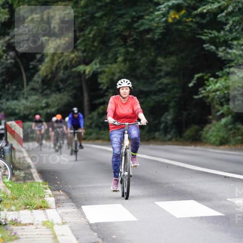 14.09.2025 - Stadtparktriathlon Michael Burmester http://msf.ph/oto/8909507 14.09.2025 10:09:31 Radfahren 525, 551, 555, 573, 583, 599, 606 meine-sportfotos.de