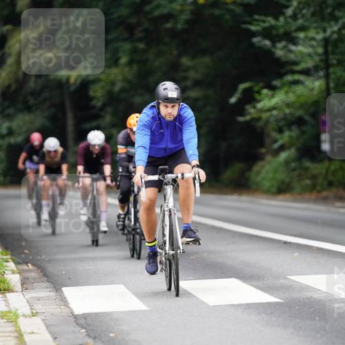 14.09.2025 - Stadtparktriathlon Michael Burmester http://msf.ph/oto/8909510 14.09.2025 10:09:37 Radfahren 512, 525, 551, 583, 599, 660 meine-sportfotos.de