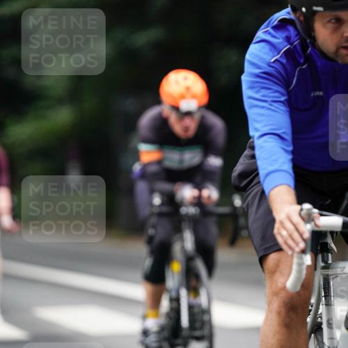 14.09.2025 - Stadtparktriathlon Michael Burmester http://msf.ph/oto/8909513 14.09.2025 10:09:39 Radfahren 512, 525, 551, 583, 599, 660 meine-sportfotos.de