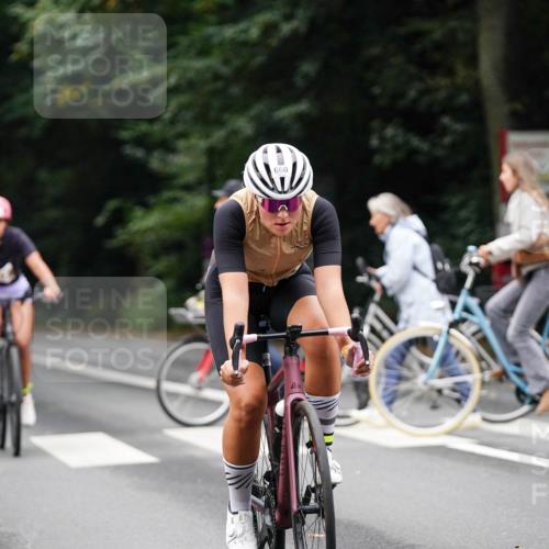 14.09.2025 - Stadtparktriathlon Michael Burmester http://msf.ph/oto/8909517 14.09.2025 10:09:40 Radfahren 512, 525, 551, 583, 599, 660 meine-sportfotos.de