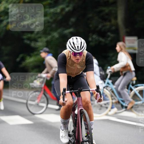 14.09.2025 - Stadtparktriathlon Michael Burmester http://msf.ph/oto/8909518 14.09.2025 10:09:41 Radfahren 512, 525, 551, 583, 660 meine-sportfotos.de