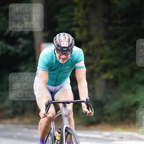 14.09.2025 - Stadtparktriathlon Michael Burmester http://msf.ph/oto/8909558 14.09.2025 10:11:06 Radfahren 530, 574 meine-sportfotos.de