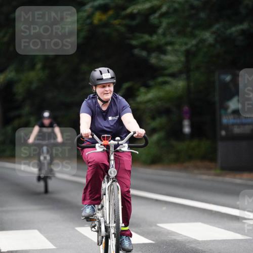 14.09.2025 - Stadtparktriathlon Michael Burmester http://msf.ph/oto/8909560 14.09.2025 10:11:13 Radfahren 528, 533, 568 meine-sportfotos.de
