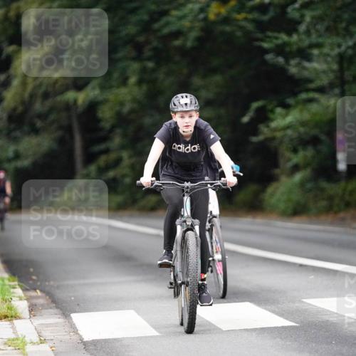 14.09.2025 - Stadtparktriathlon Michael Burmester http://msf.ph/oto/8909563 14.09.2025 10:11:17 Radfahren 528, 533, 568 meine-sportfotos.de