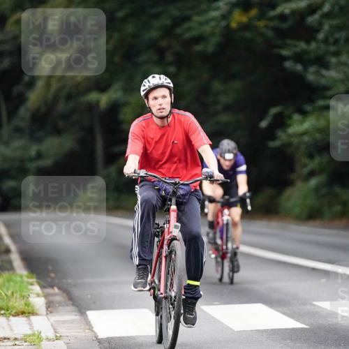 14.09.2025 - Stadtparktriathlon Michael Burmester http://msf.ph/oto/8909591 14.09.2025 10:11:56 Radfahren 539, 549, 558, 611 meine-sportfotos.de