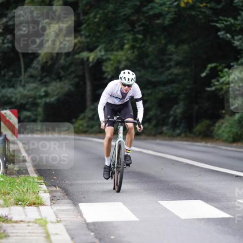 14.09.2025 - Stadtparktriathlon Michael Burmester http://msf.ph/oto/8909600 14.09.2025 10:12:31 Radfahren 563 meine-sportfotos.de