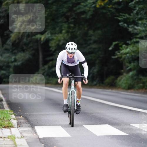 14.09.2025 - Stadtparktriathlon Michael Burmester http://msf.ph/oto/8909601 14.09.2025 10:12:31 Radfahren 563 meine-sportfotos.de
